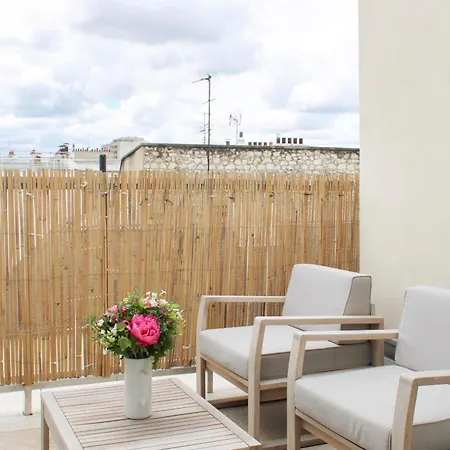 Beautiful T2 With Terrace In The 10th Apartment *